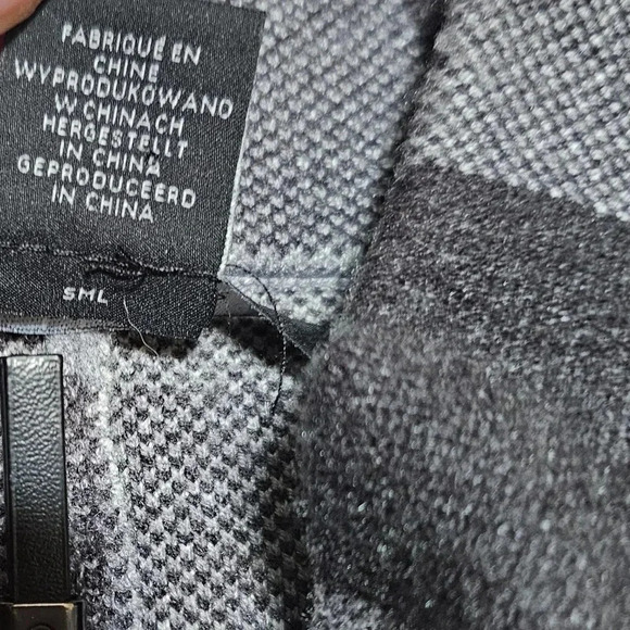 Tahari Full Zip Poncho Blanket Sweater Women's Size S/M Plaid Cardigan Full Zip - Picture 6 of 8